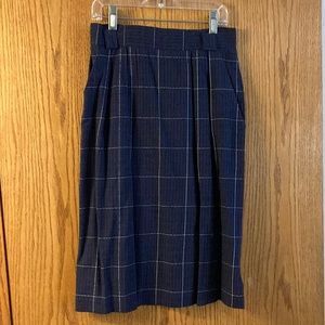 Beautiful vintage Evan Picone skirt with pockets